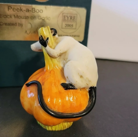 Halloween Mouse On Garlic Trial Neil Eyre Designs Harmony Kingdom Artist - Picture 2 of 5